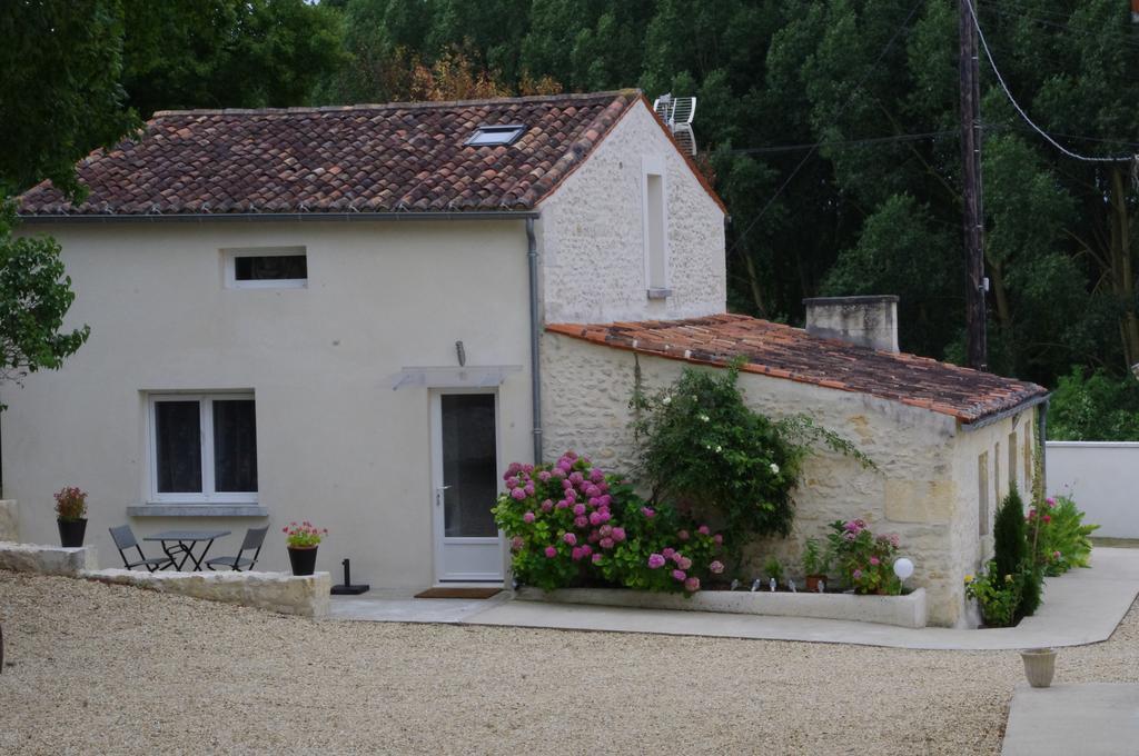 Le Clos Des Oiseaux Saintes Ngoại thất bức ảnh